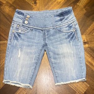 Women’s Bermuda’s shorts!